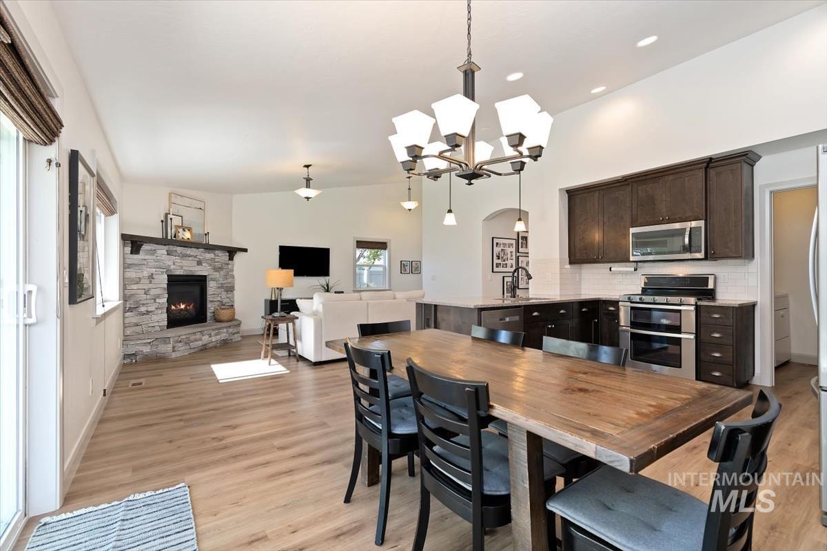 5519 W Los Flores St
