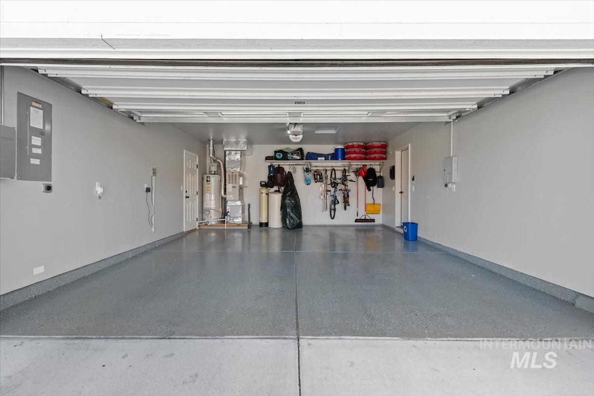 5519 W Los Flores St