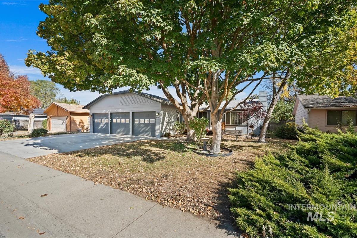 2708 N Ash Park Ln