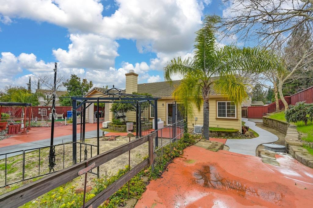 1004 Kirby Court
