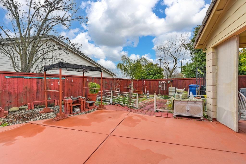 1004 Kirby Court