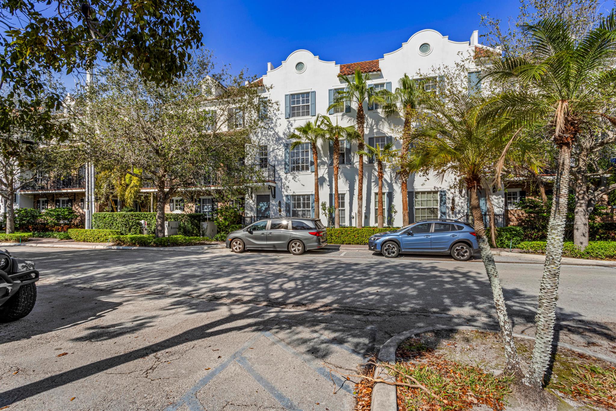 114 S Cannery Row Circle