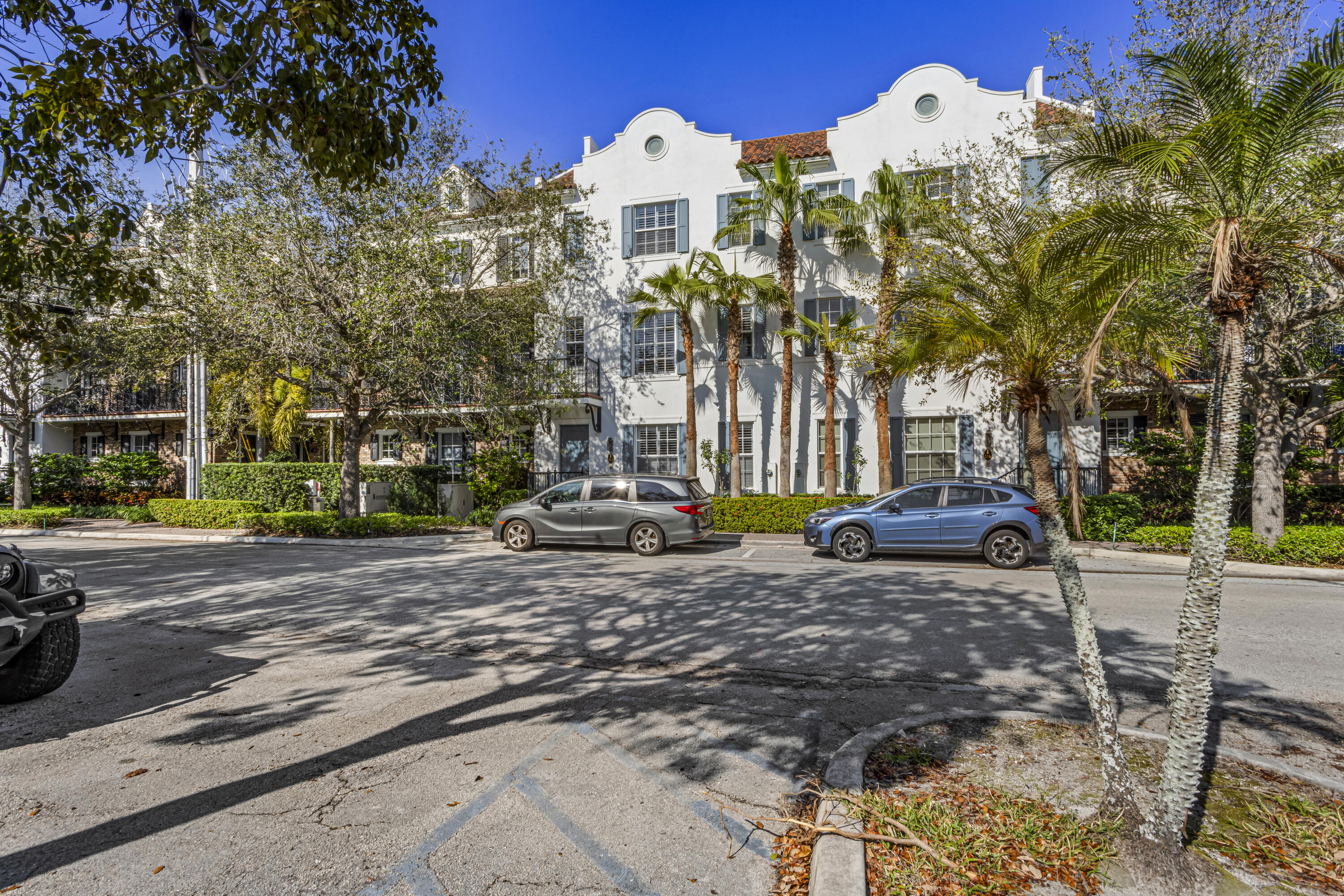 114 S Cannery Row Circle