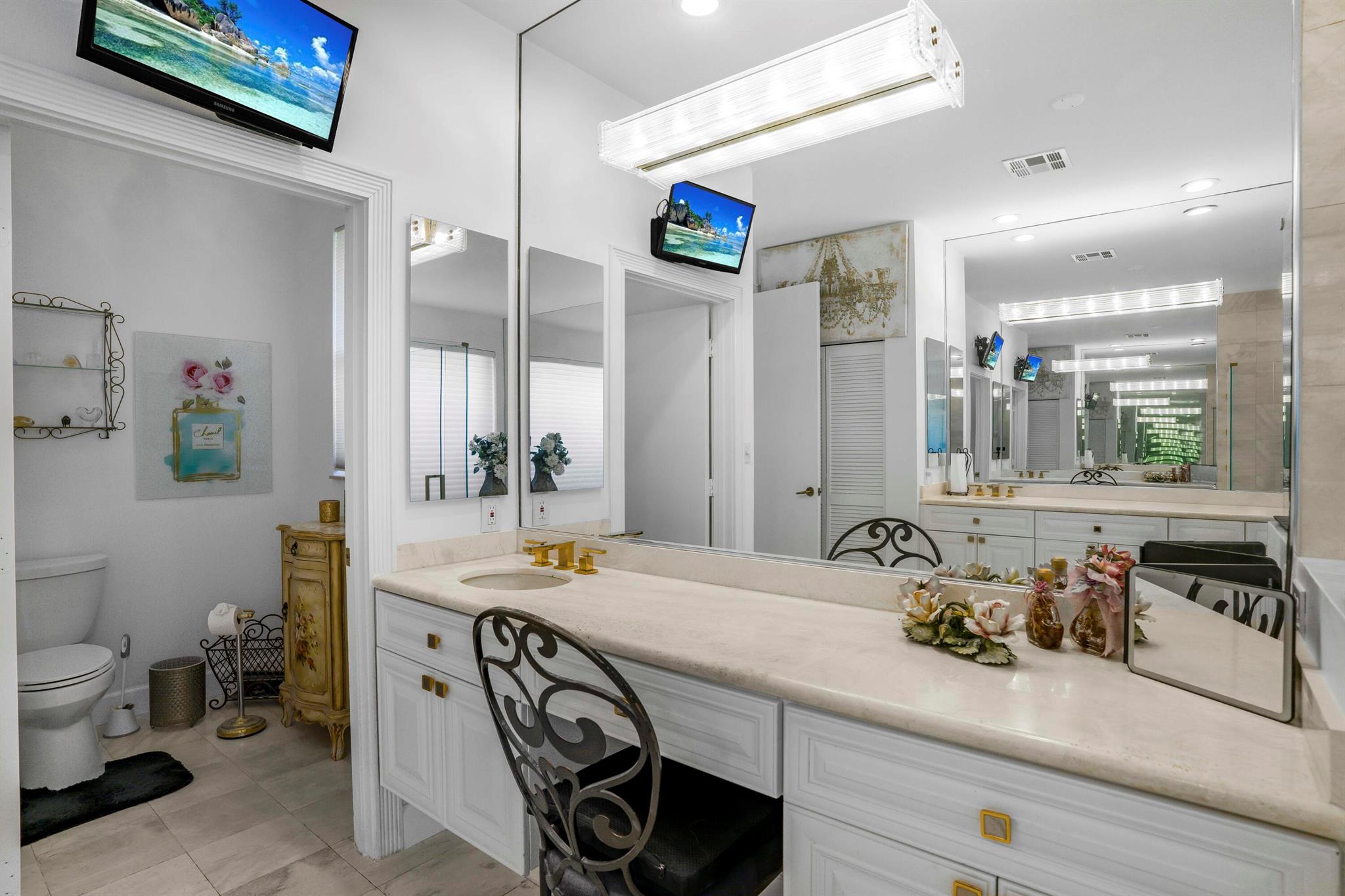 17611 Sealakes Drive