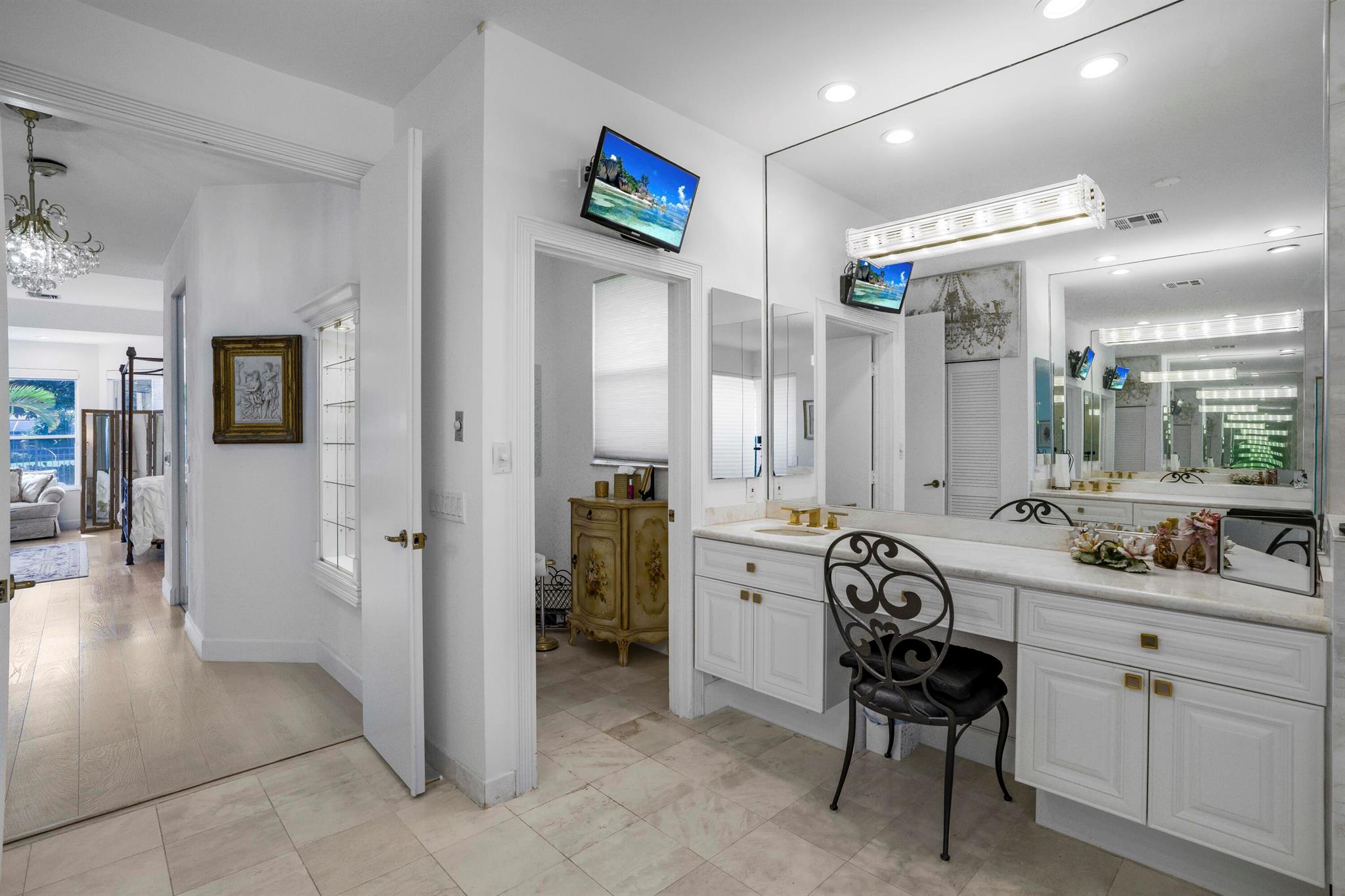 17611 Sealakes Drive