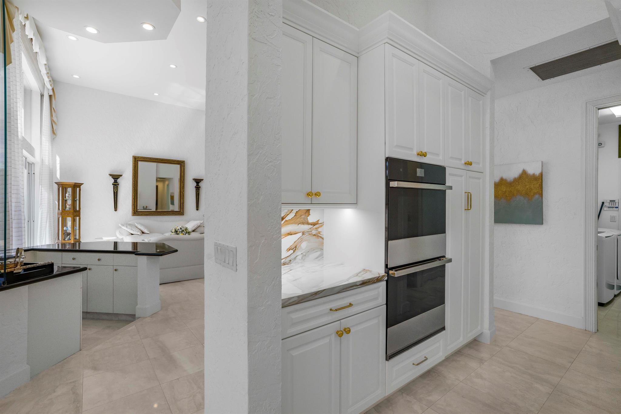 17611 Sealakes Drive