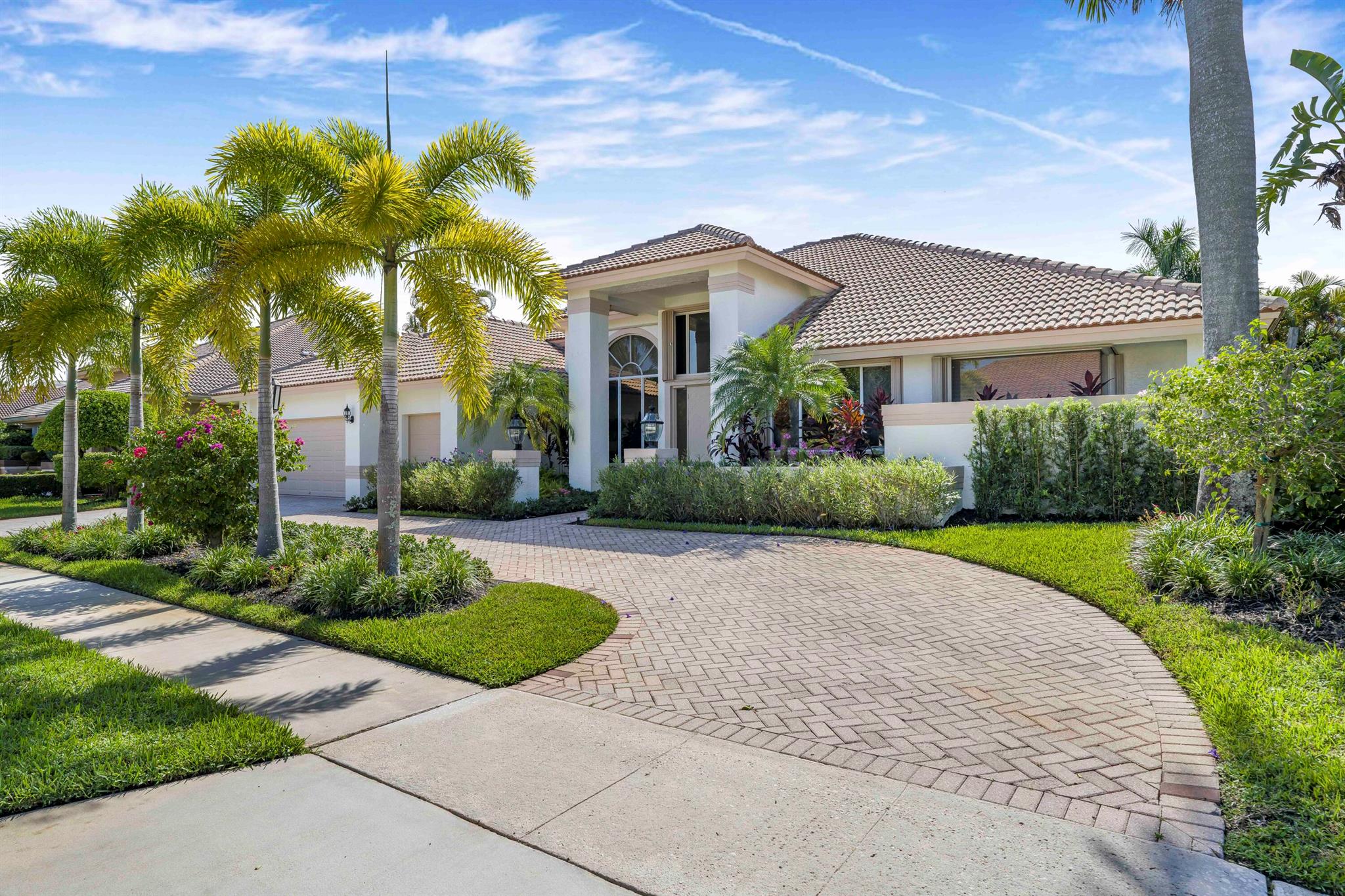 17611 Sealakes Drive