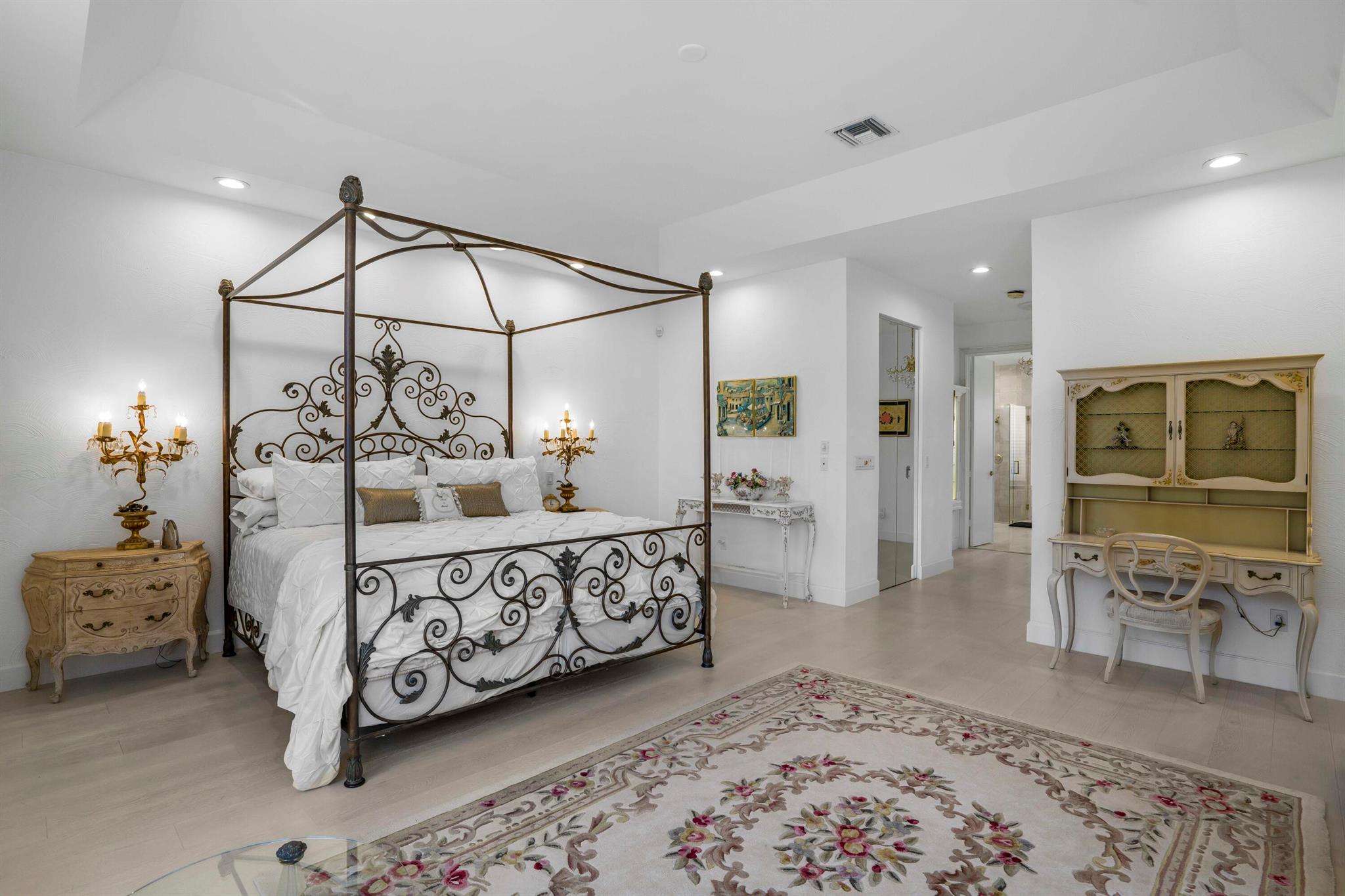 17611 Sealakes Drive