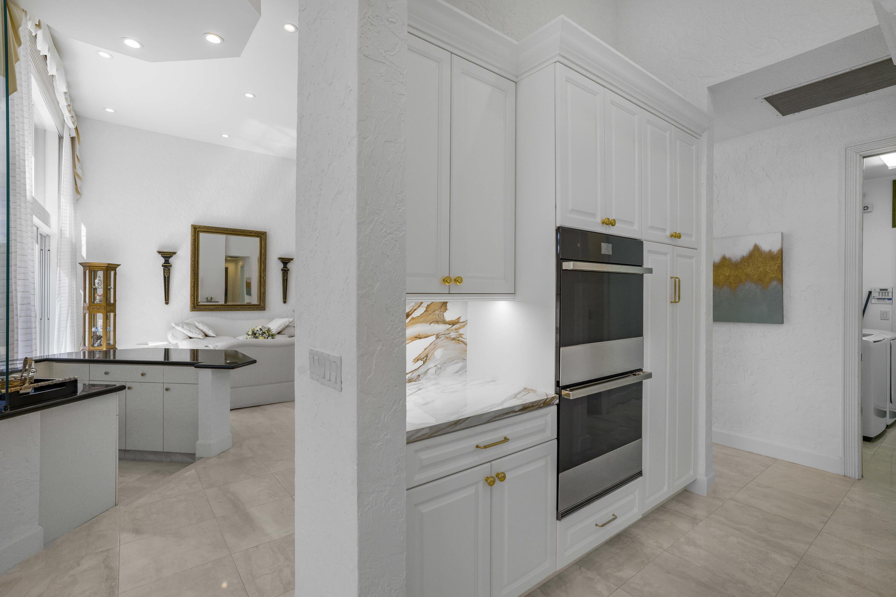 17611 Sealakes Drive