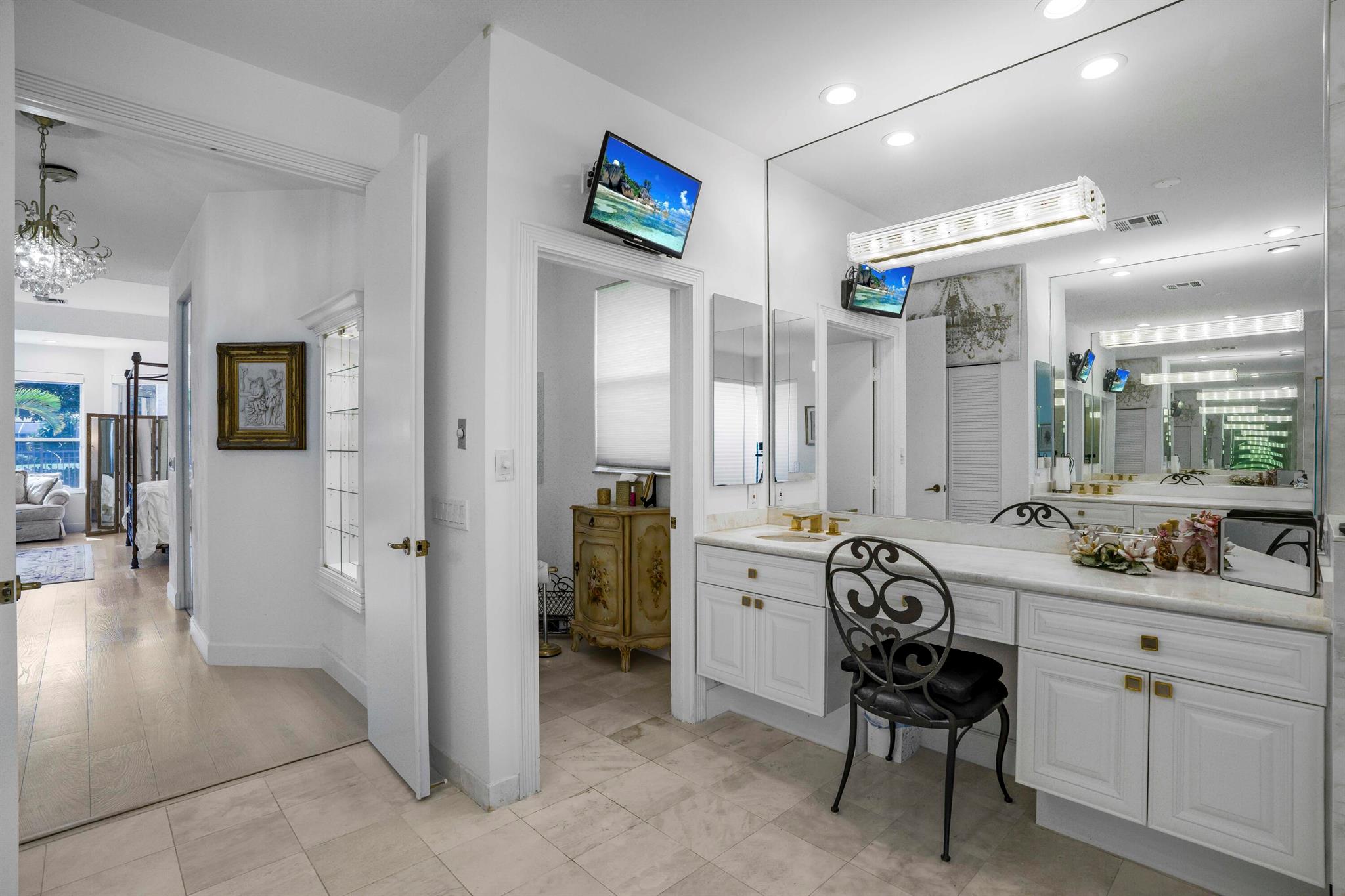 17611 Sealakes Drive