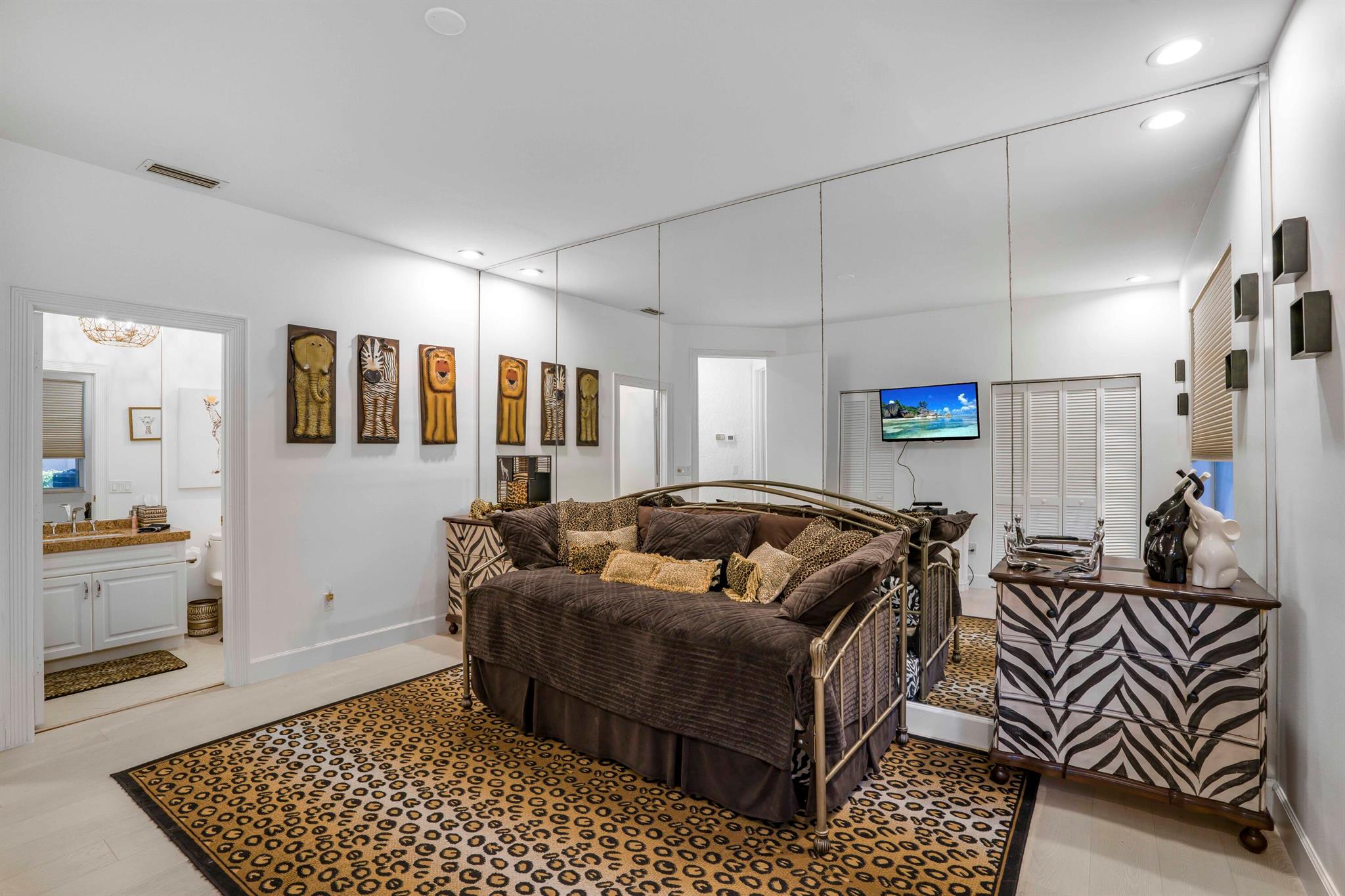 17611 Sealakes Drive