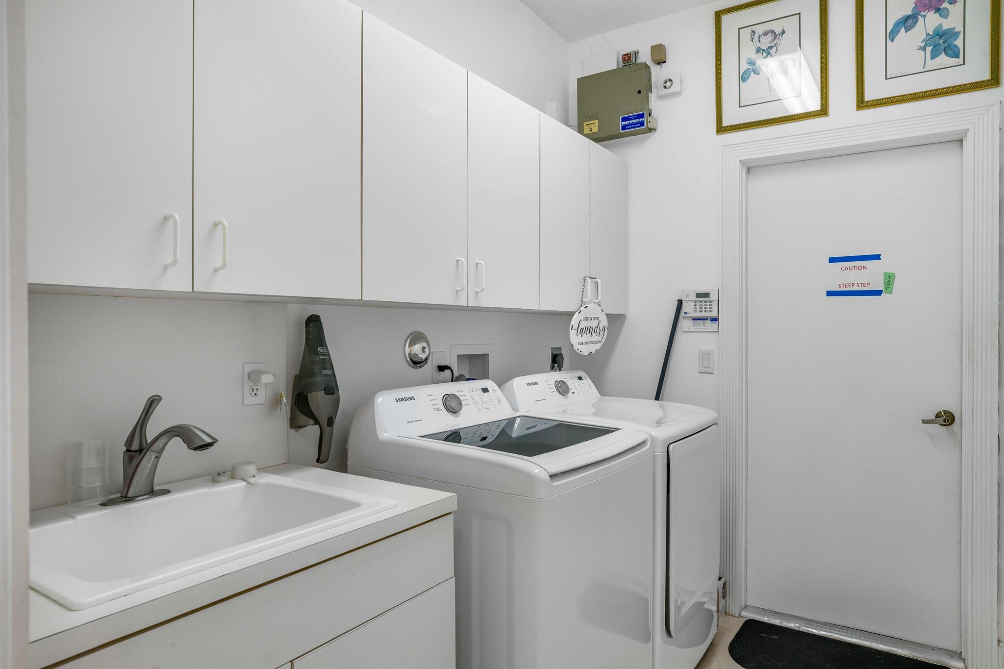 17611 Sealakes Drive