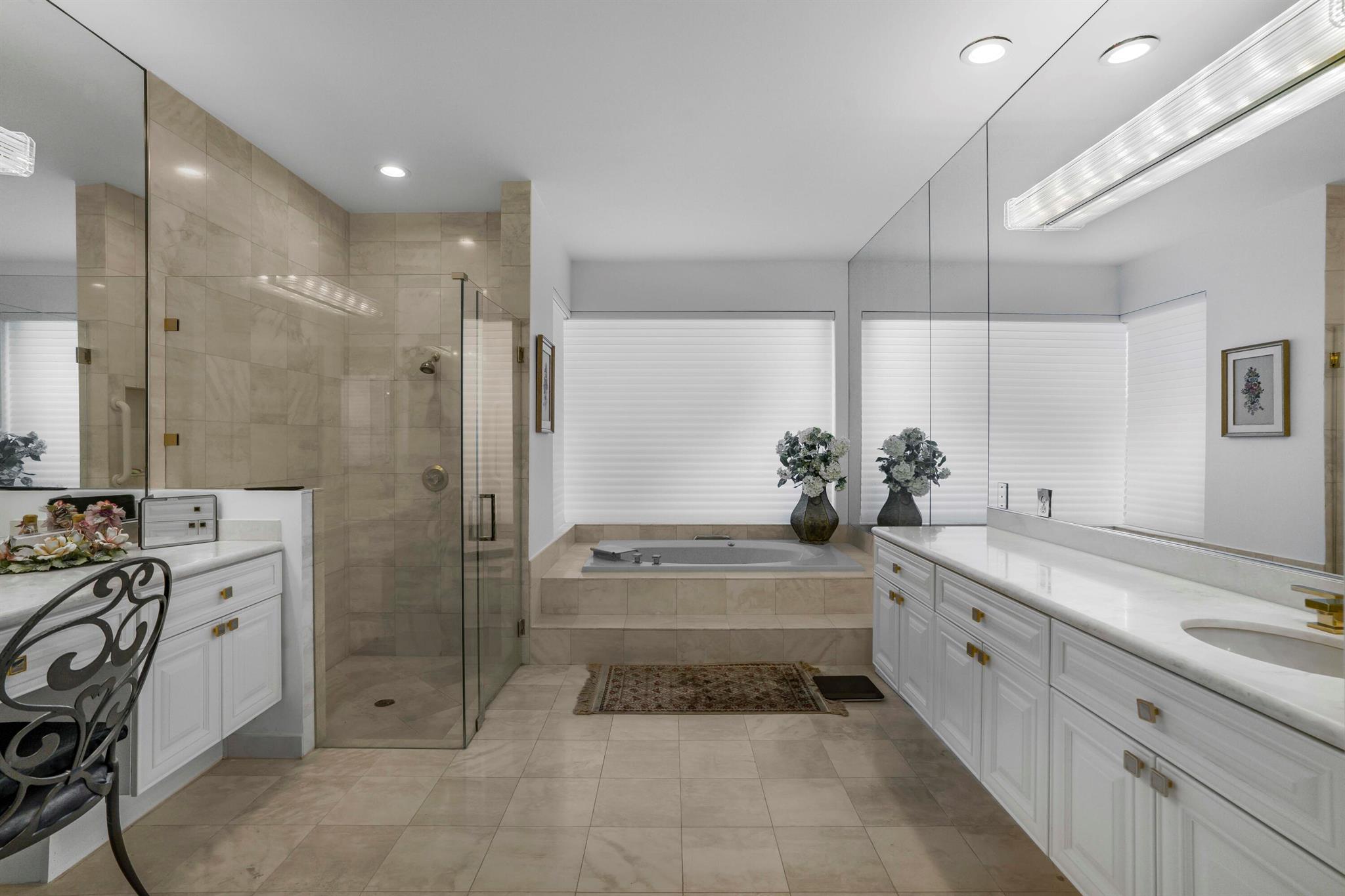 17611 Sealakes Drive