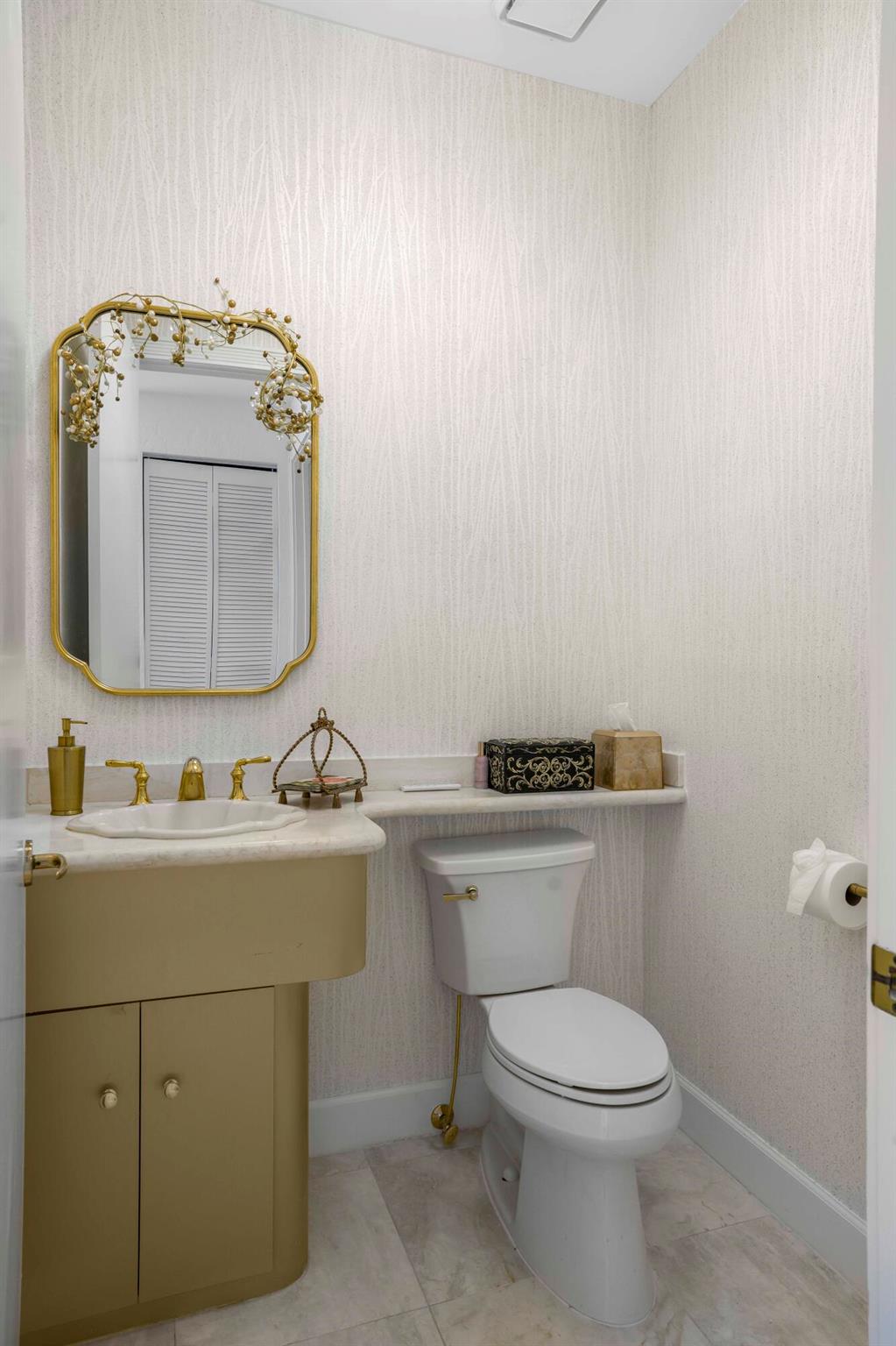 17611 Sealakes Drive