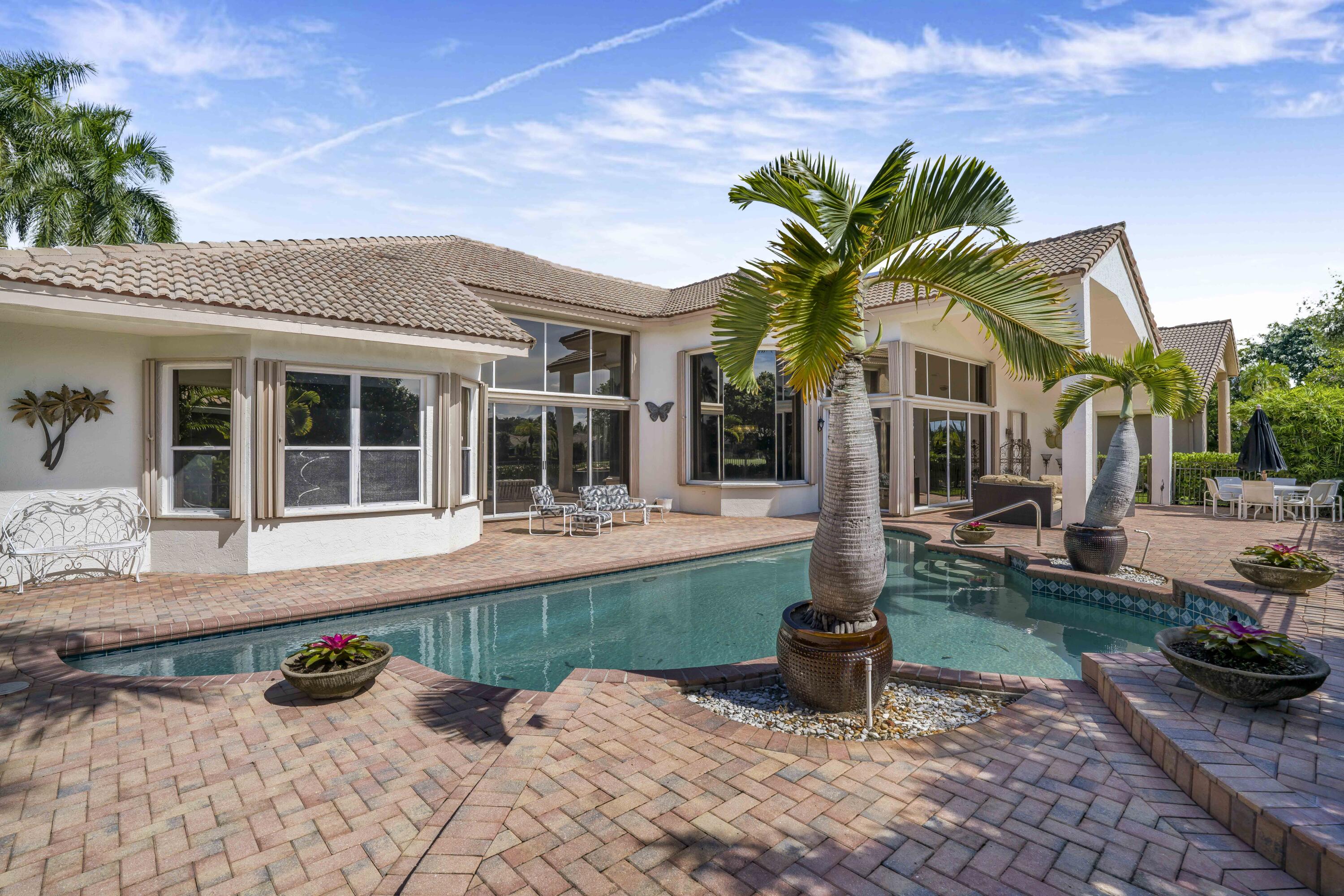 17611 Sealakes Drive