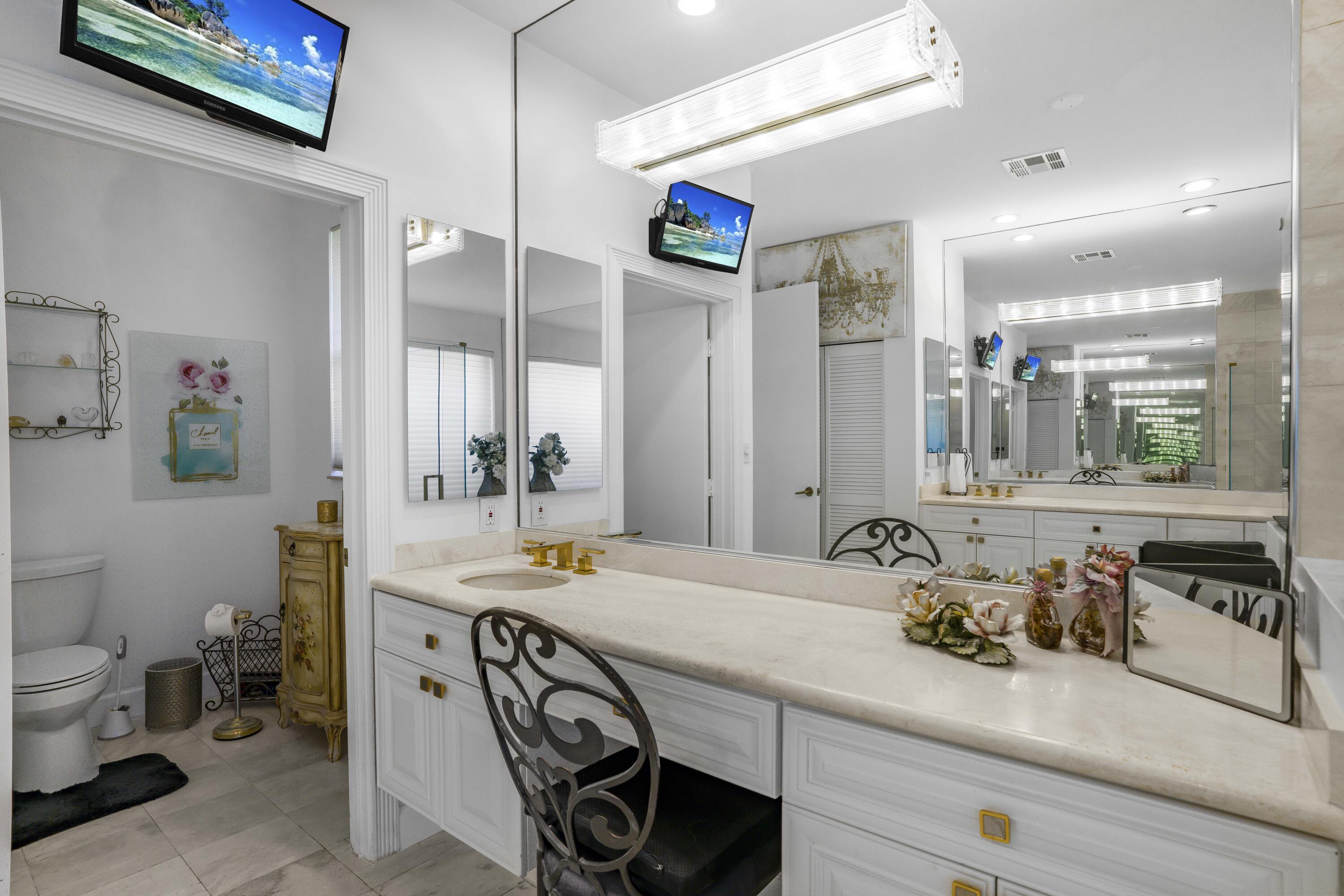 17611 Sealakes Drive