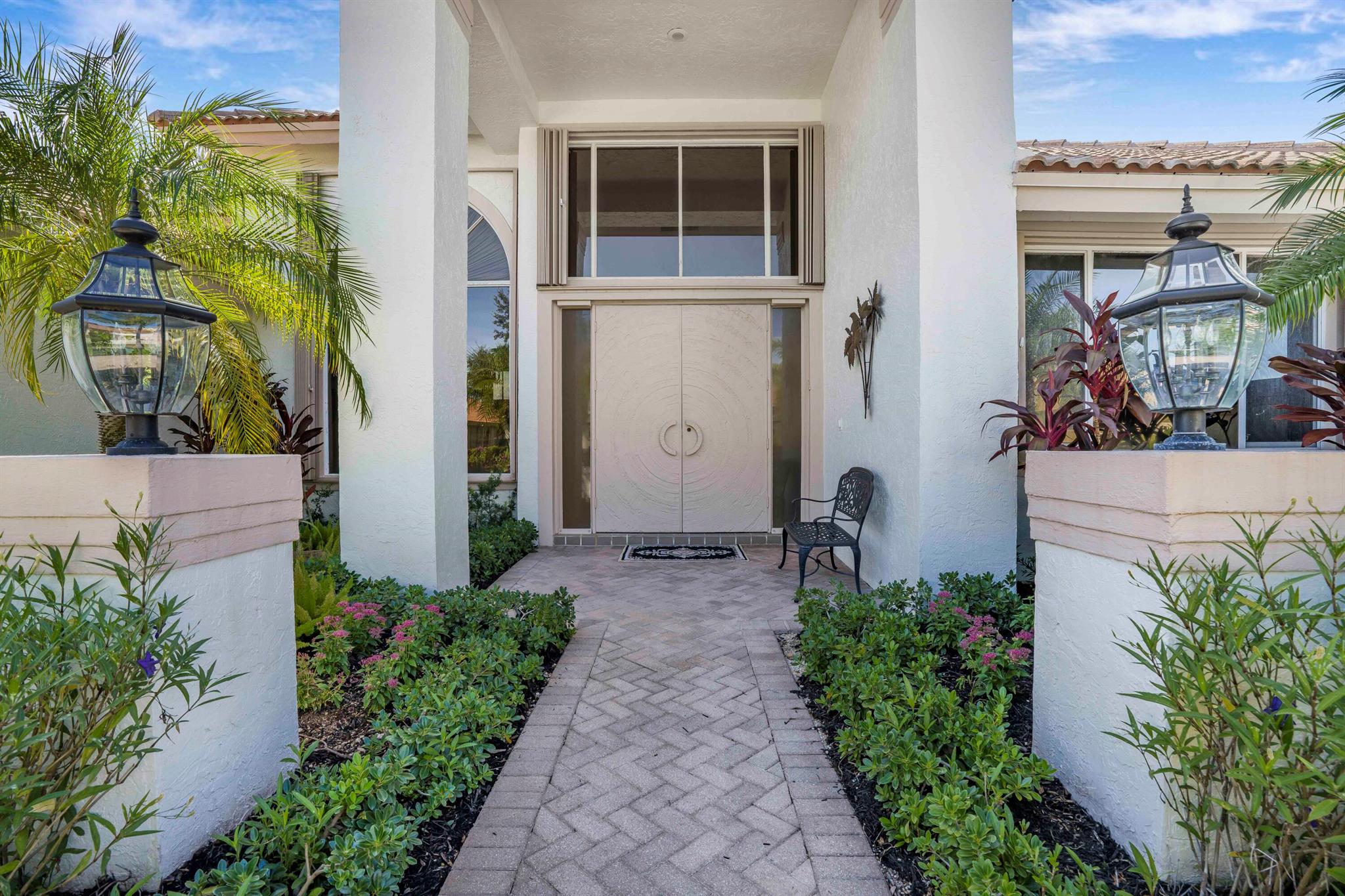 17611 Sealakes Drive