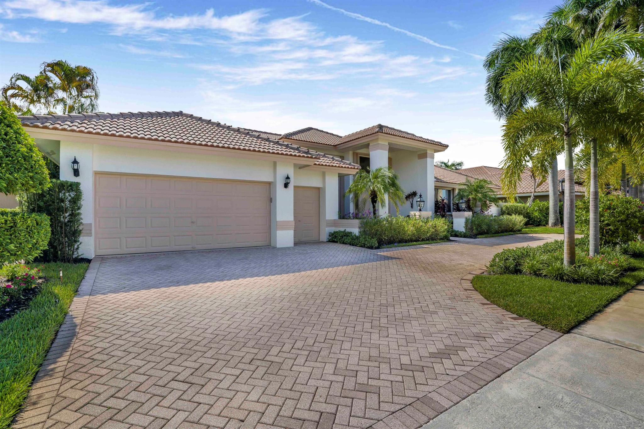 17611 Sealakes Drive