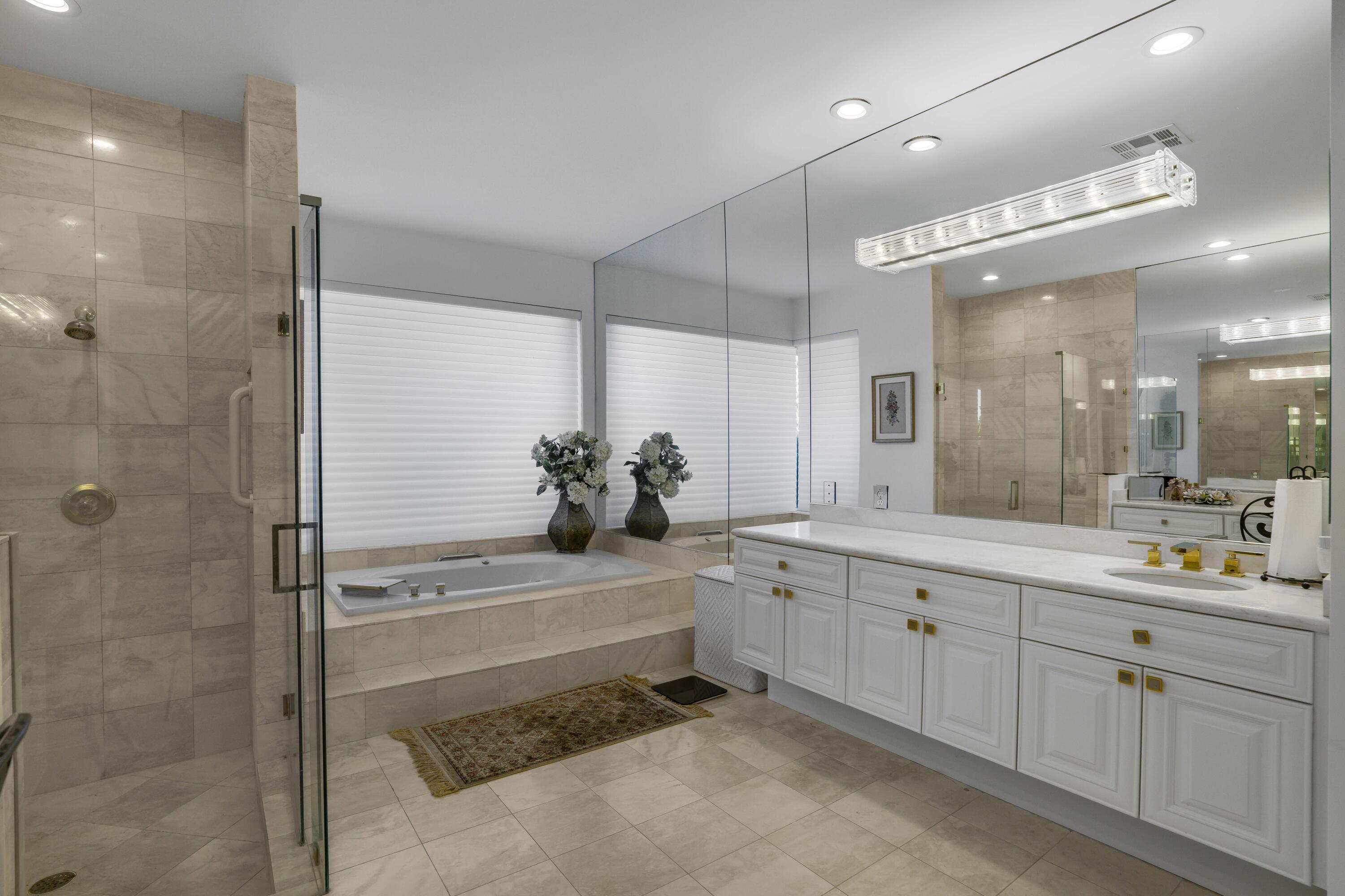 17611 Sealakes Drive