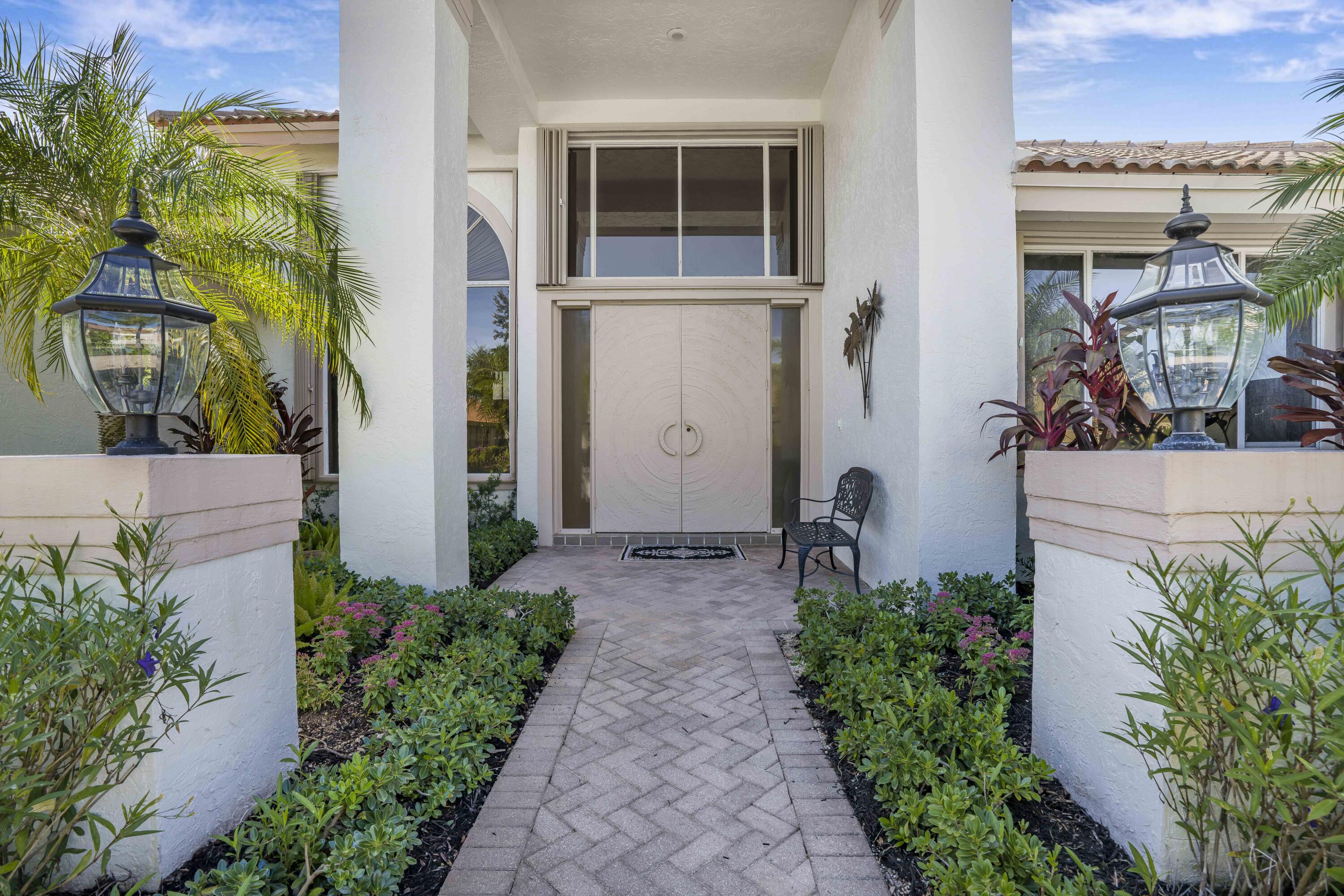 17611 Sealakes Drive