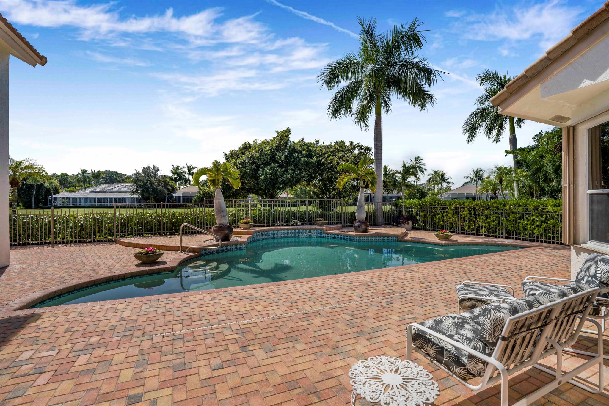 17611 Sealakes Drive