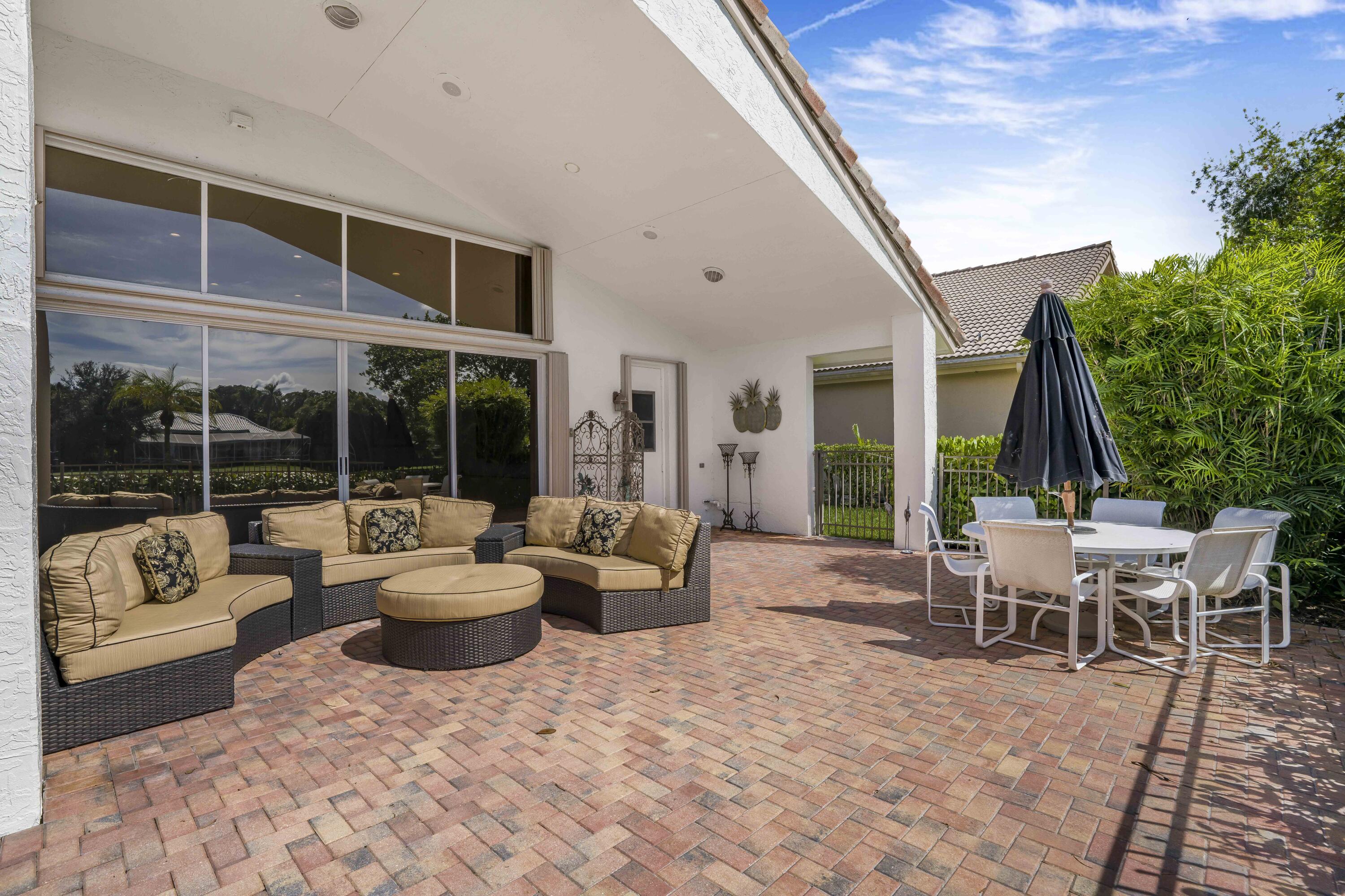 17611 Sealakes Drive