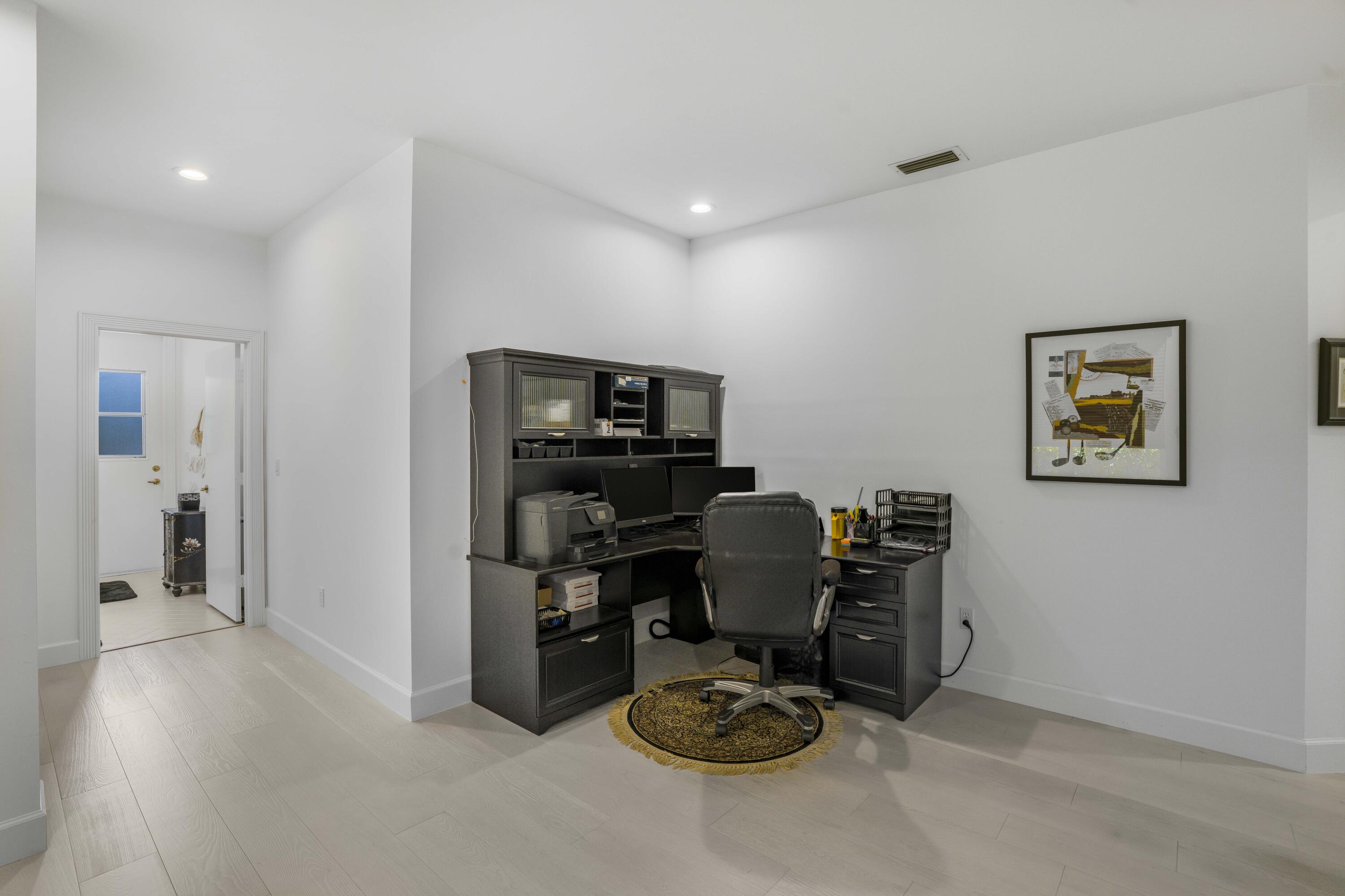 17611 Sealakes Drive