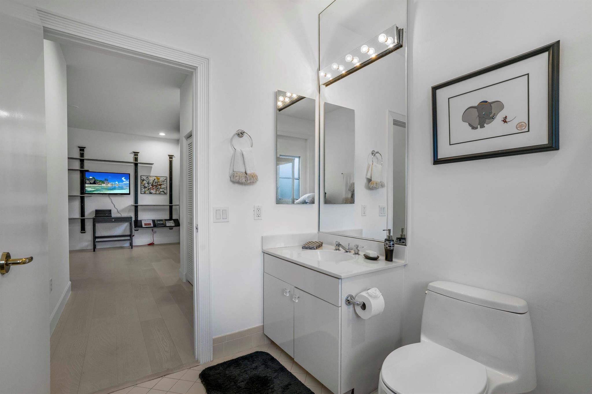 17611 Sealakes Drive