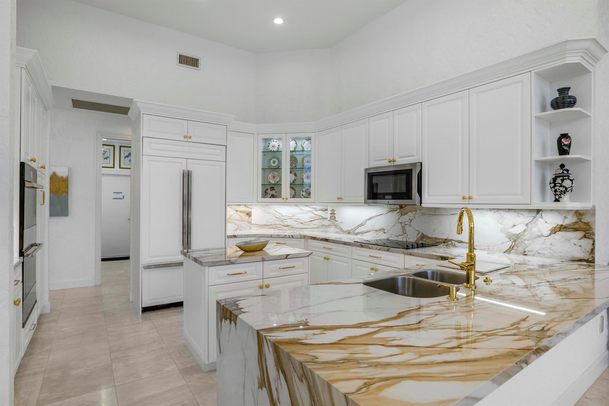 17611 Sealakes Drive