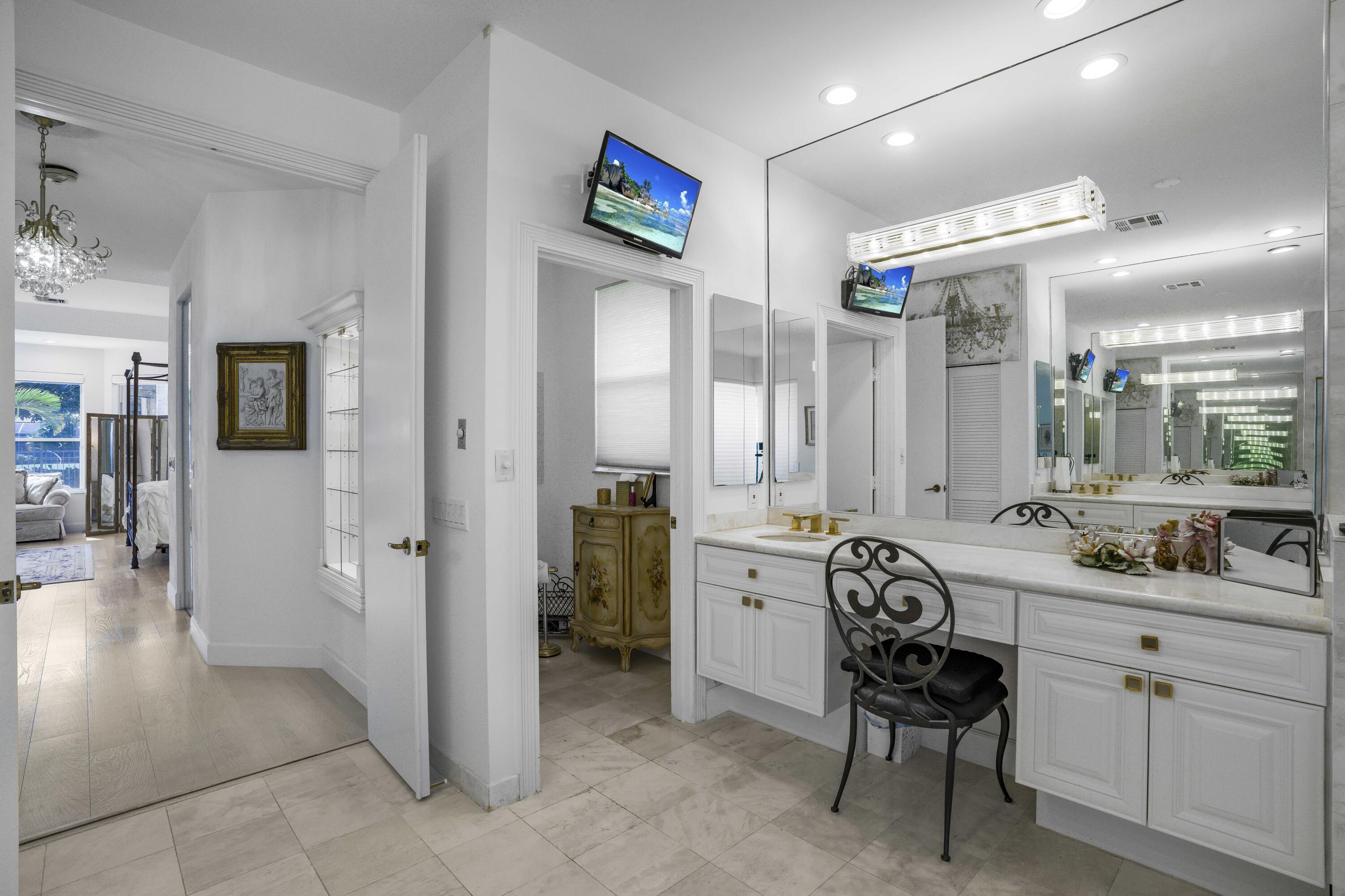 17611 Sealakes Drive