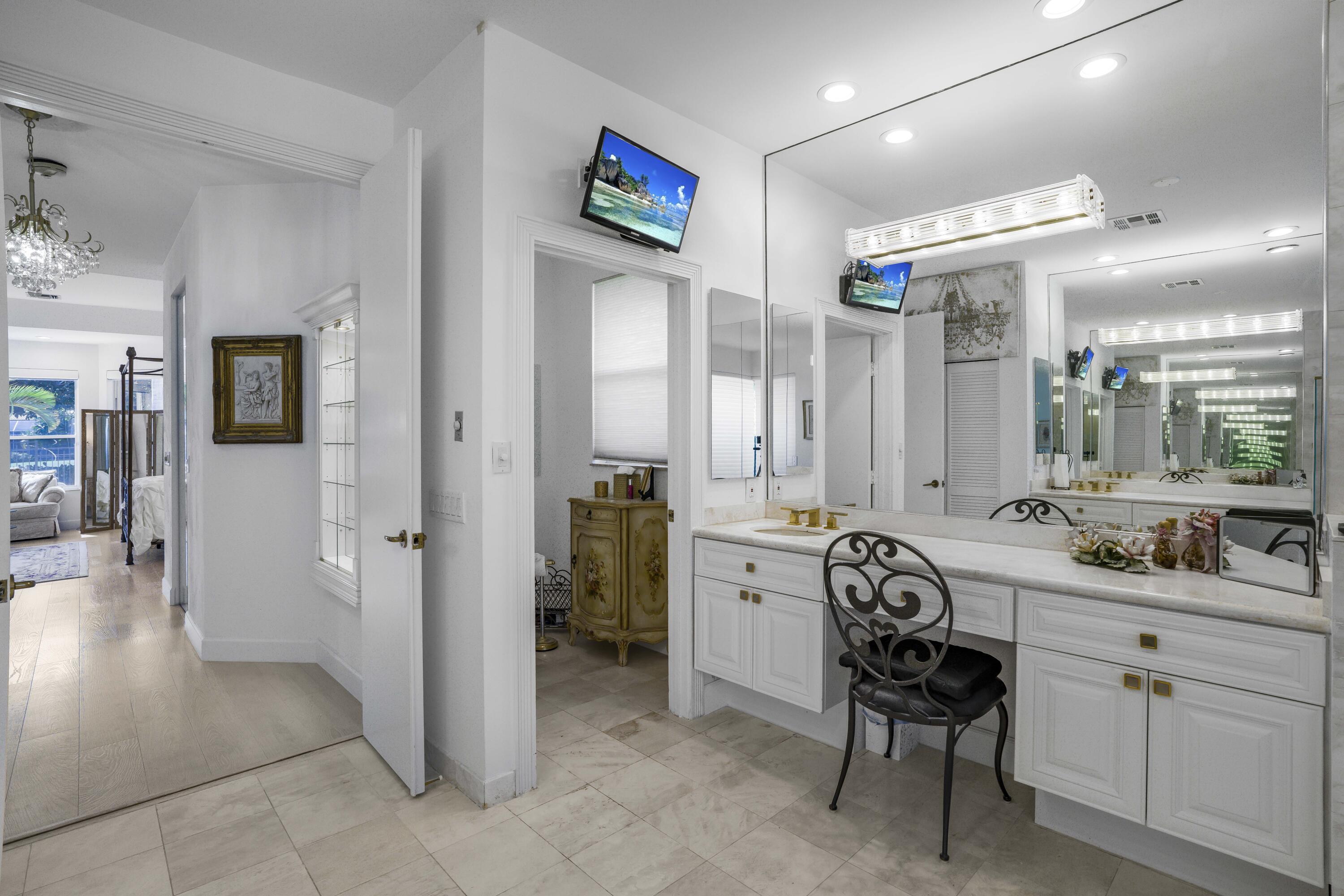 17611 Sealakes Drive