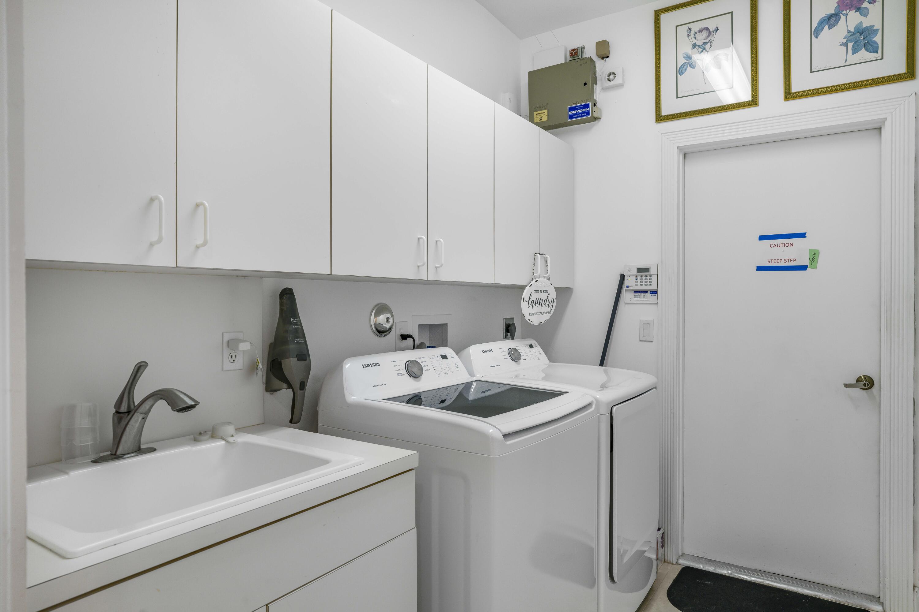 17611 Sealakes Drive