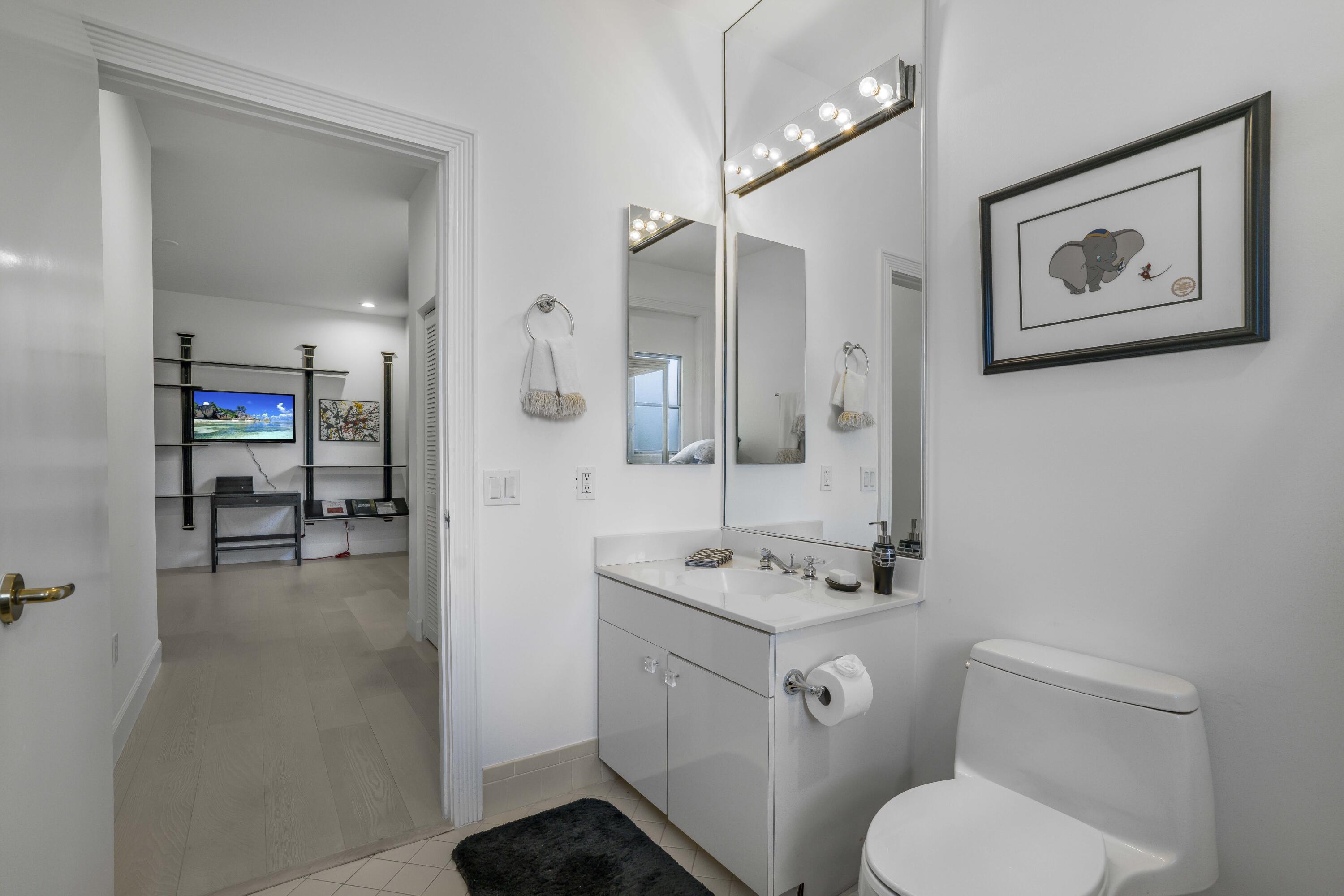 17611 Sealakes Drive