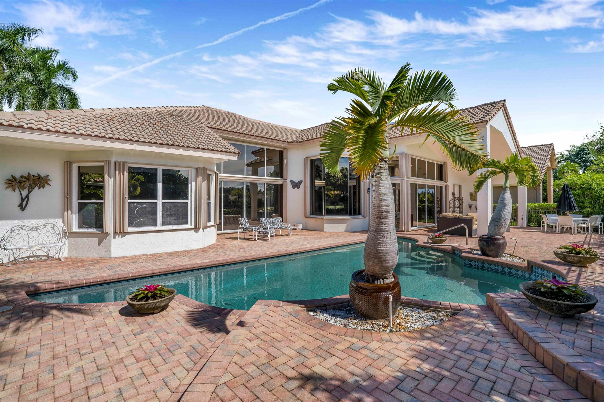 17611 Sealakes Drive