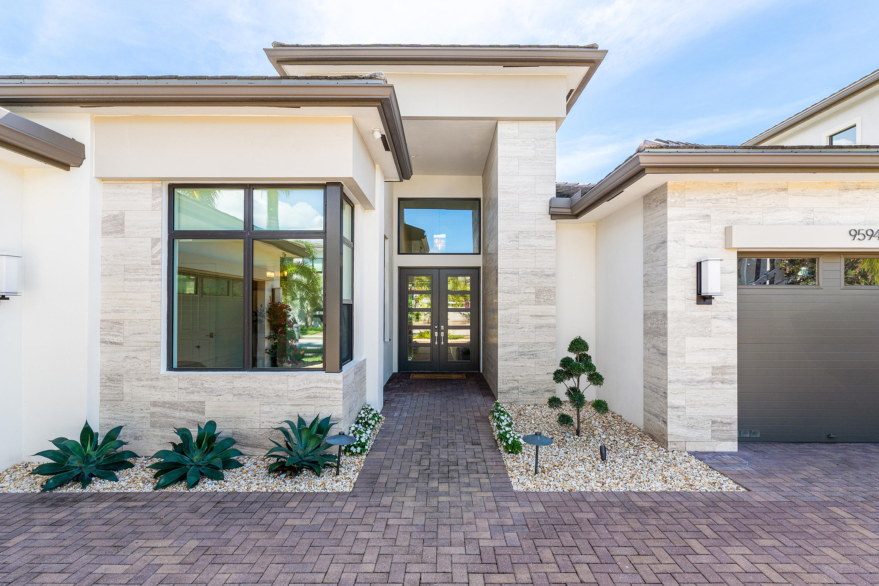 9594 Vescovato Way