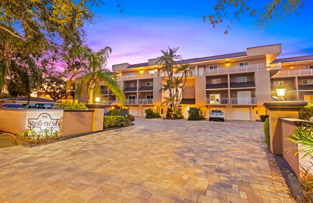 936 PINELLAS BAYWAY S #T10