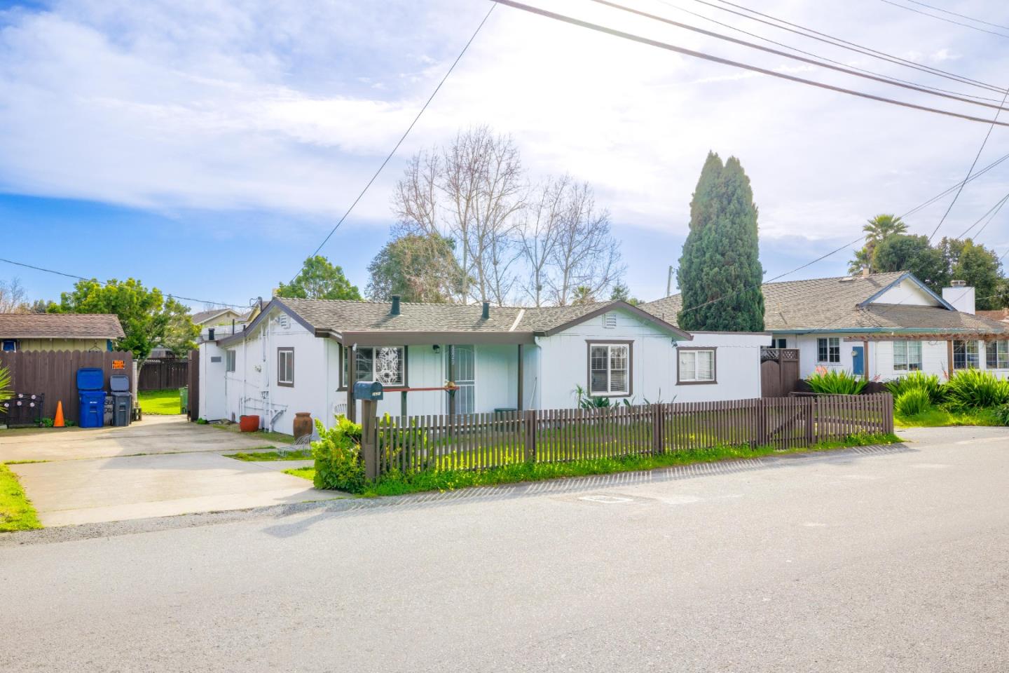 3620 Gross RD