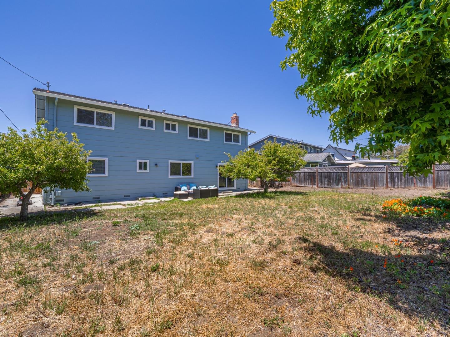 917 Sir Francis Avenue
