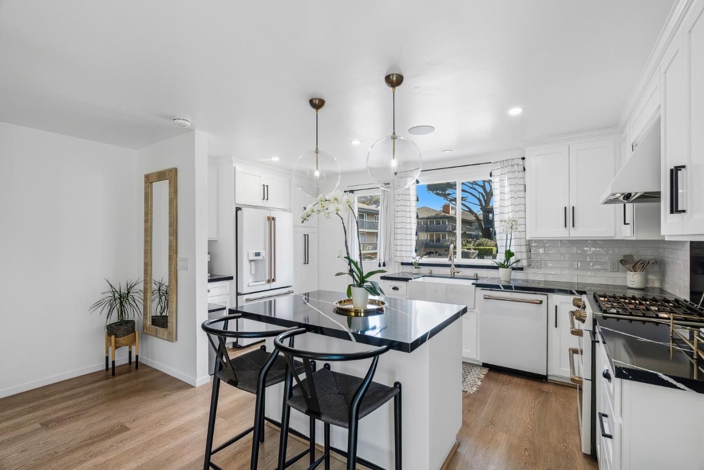 37 La Playa Street 37