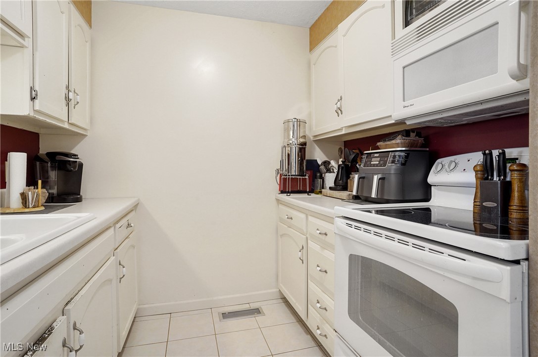 170 Bryn Mawr Street J
