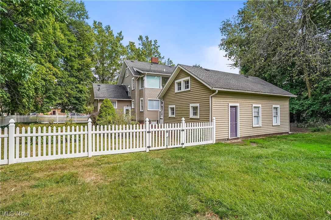 3666 Darrow Road