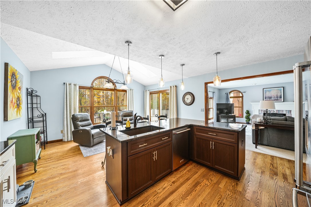 350 Aspen Court