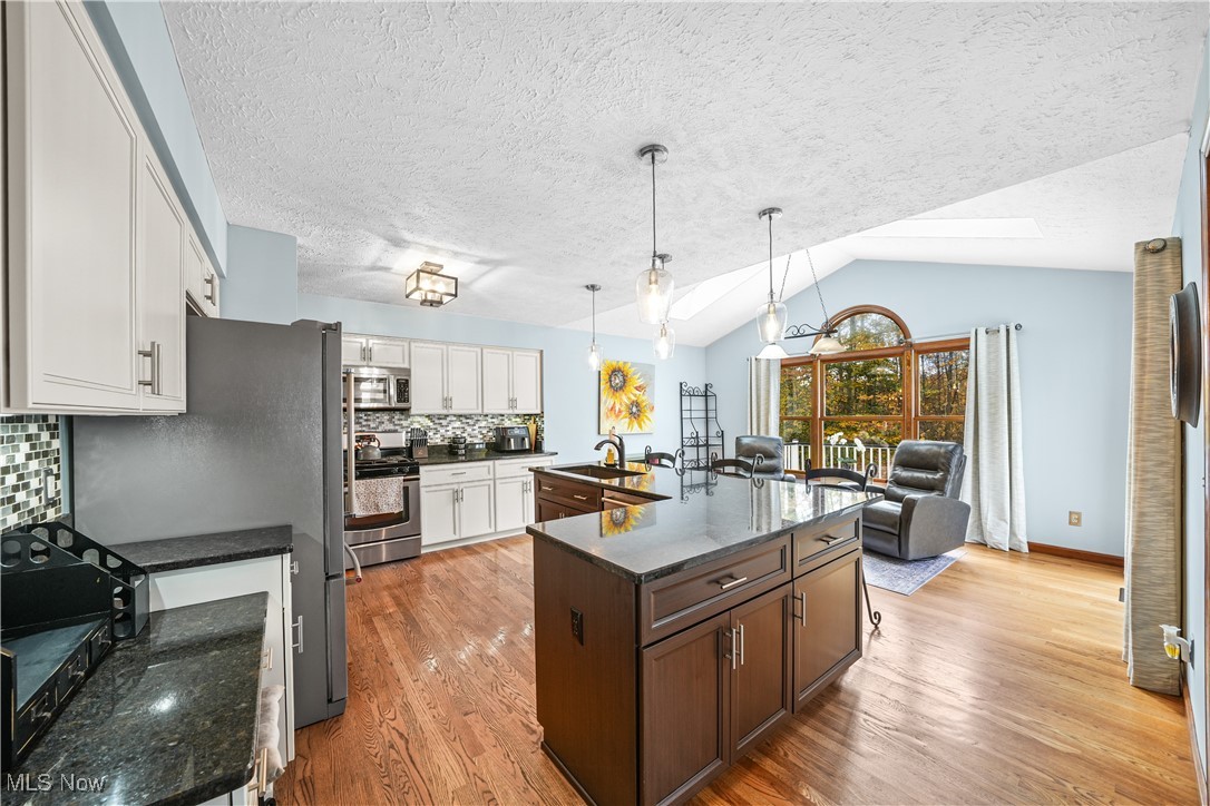 350 Aspen Court