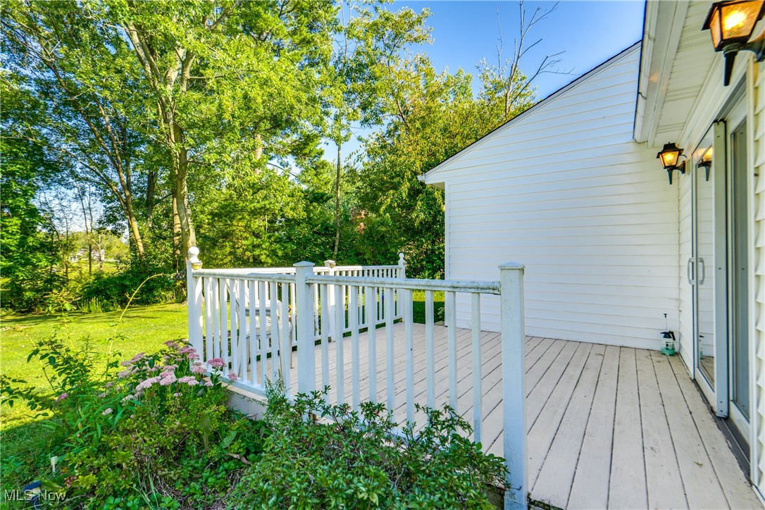 9244 Lakeside Drive
