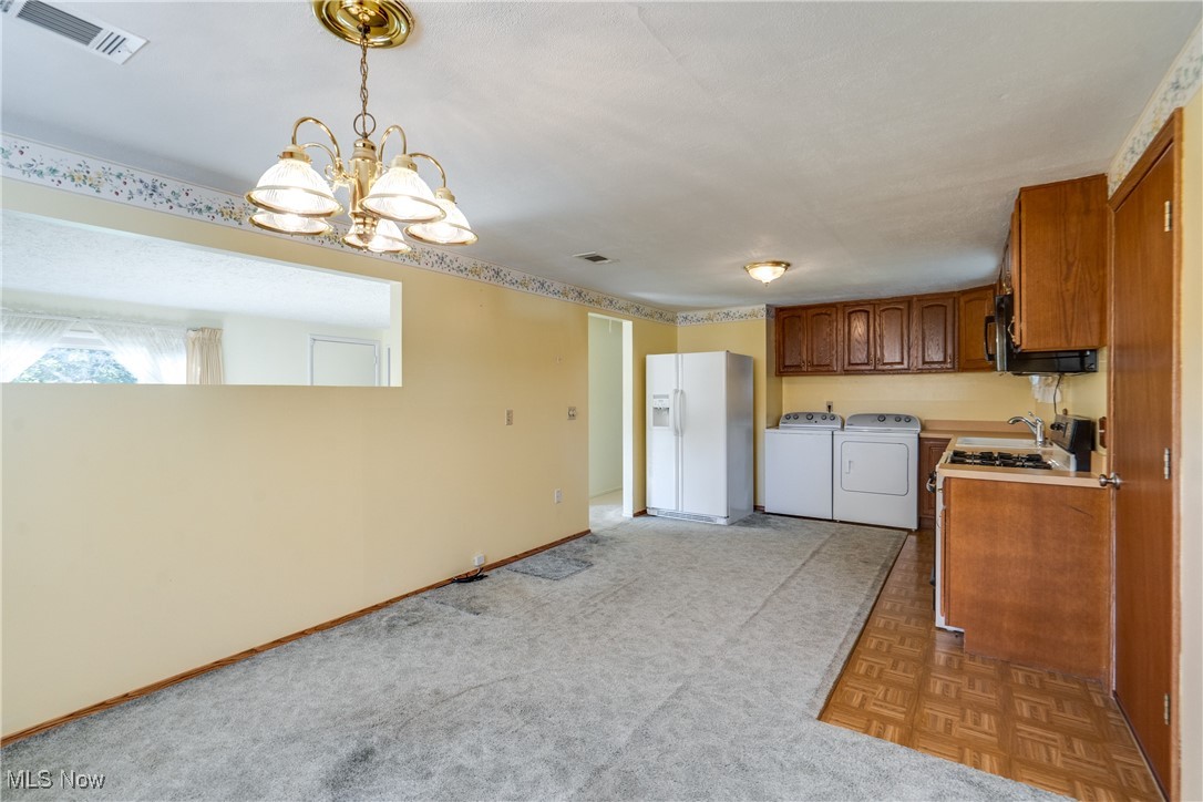 9244 Lakeside Drive