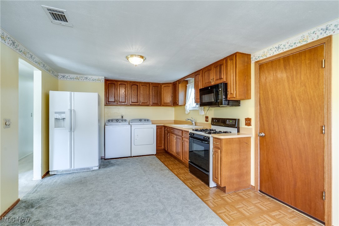 9244 Lakeside Drive