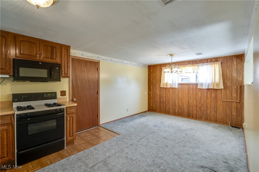 9244 Lakeside Drive