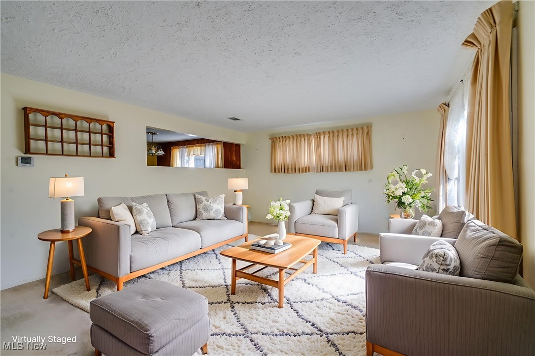 9244 Lakeside Drive