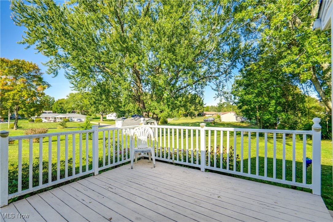 9244 Lakeside Drive