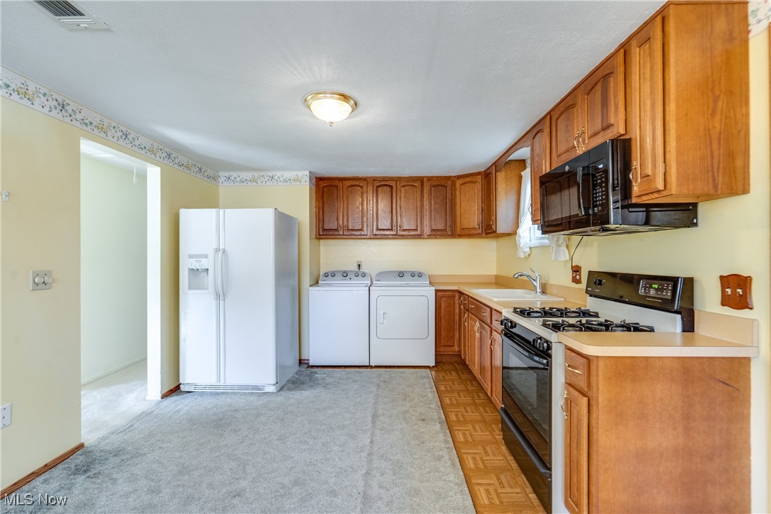 9244 Lakeside Drive